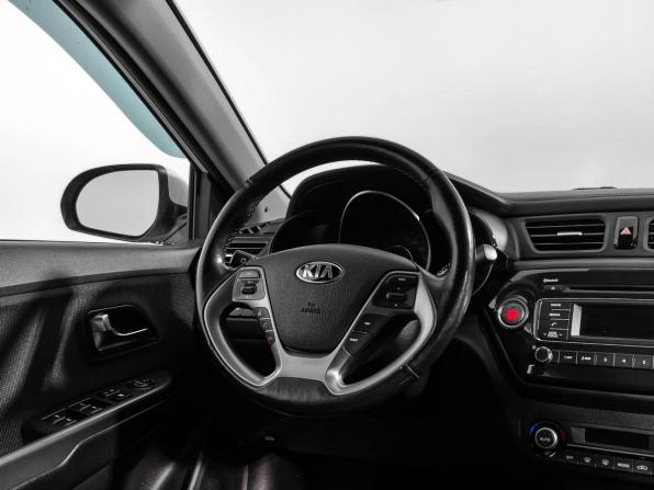 Kia Rio III Рестайлинг с пробегом 2016 года, цена 980 000 рублей, 141444 км, хэтчбек, Автокод Объявления