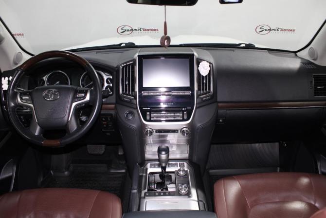 Toyota Land Cruiser 200 Series Рестайлинг 2 с пробегом 2020 года, цена 9 900 000 рублей, 55836 км, внедорожник, Автокод Объявления