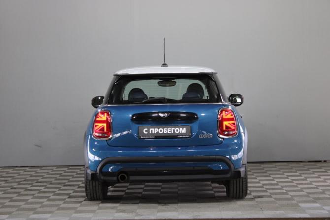 Mini Hatch III (F55/F56) Рестайлинг 2 с пробегом 2021 года, цена 2 249 000 рублей, 57265 км, хэтчбек, Автокод Объявления