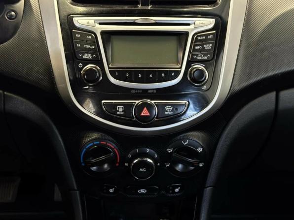 Hyundai Solaris I с пробегом 2014 года, цена 950 000 рублей, 218455 км, седан, Автокод Объявления