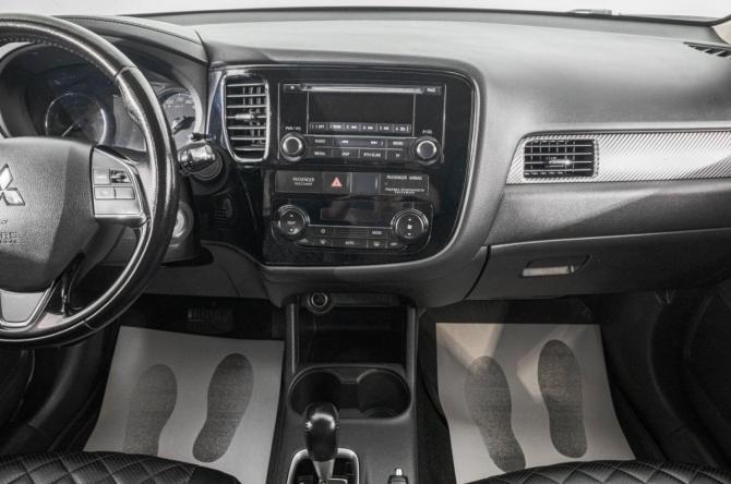 Mitsubishi Outlander III Рестайлинг 2 с пробегом 2015 года, цена 1 599 000 рублей, 210000 км, внедорожник, Автокод Объявления
