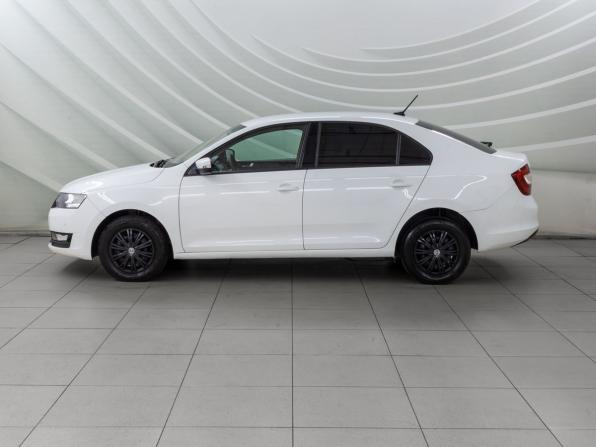 Skoda Rapid I Рестайлинг с пробегом 2018 года, цена 1 088 000 рублей, 172110 км, лифтбек, Автокод Объявления