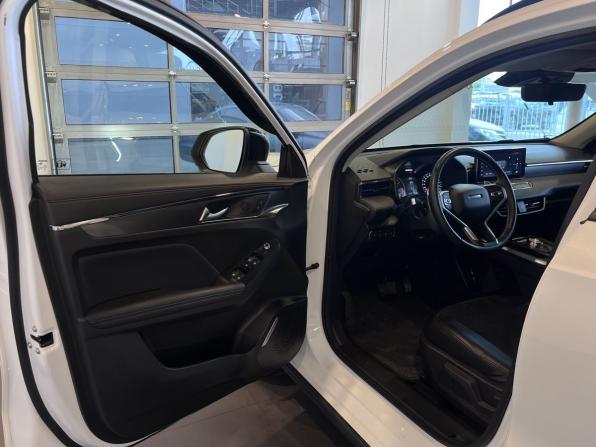 Haval Jolion I Рестайлинг с пробегом 2024 года, цена 1 990 000 рублей, 37349 км, внедорожник, Автокод Объявления