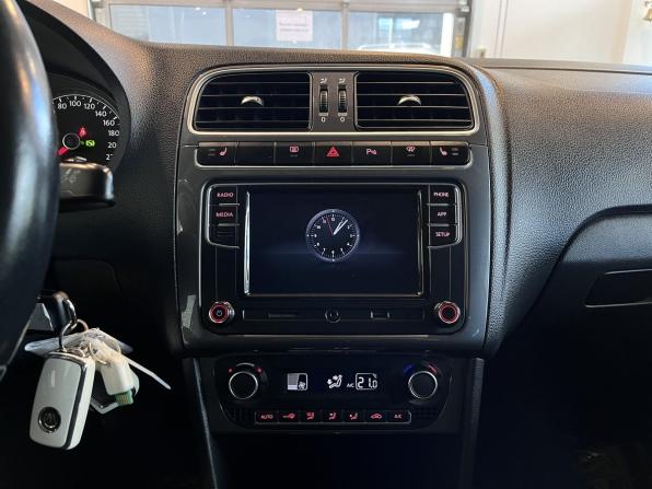Volkswagen Polo V Рестайлинг с пробегом 2019 года, цена 1 480 000 рублей, 99725 км, седан, Автокод Объявления