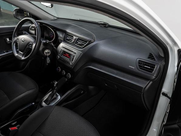 Kia Rio III Рестайлинг с пробегом 2016 года, цена 780 000 рублей, 95477 км, хэтчбек, Автокод Объявления