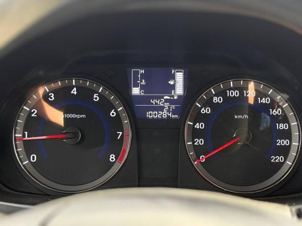 Hyundai Solaris I Рестайлинг с пробегом 2015 года, цена 919 000 рублей, 100284 км, хэтчбек, Автокод Объявления