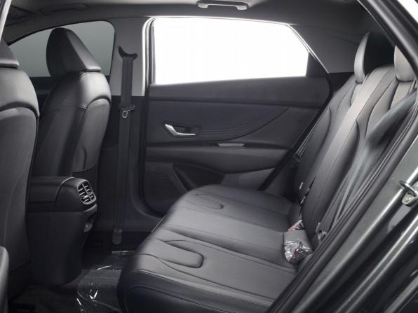 Hyundai Elantra VII (CN7) Рестайлинг с пробегом 2023 года, цена 2 124 997 рублей, 13777 км, седан, Автокод Объявления