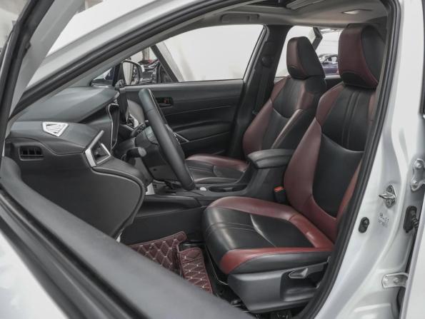 Toyota Corolla Cross I с пробегом 2023 года, цена 3 799 000 рублей, 30433 км, внедорожник, Автокод Объявления