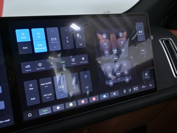 Li Auto (Lixiang) L7 I Рестайлинг с пробегом 2025 года, цена 8 828 000 рублей, 2000 км, внедорожник, Автокод Объявления
