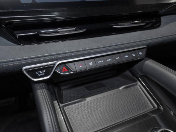 Geely Monjaro I с пробегом 2023 года, цена 3 330 000 рублей, 37529 км, внедорожник, Автокод Объявления
