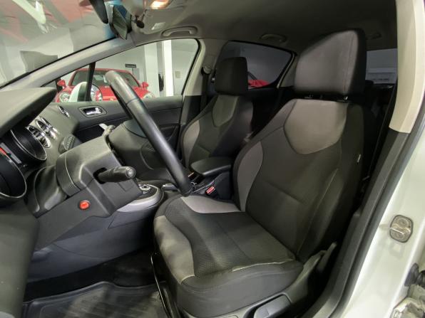 Peugeot 308 I Рестайлинг с пробегом 2011 года, цена 529 900 рублей, 235121 км, хэтчбек, Автокод Объявления