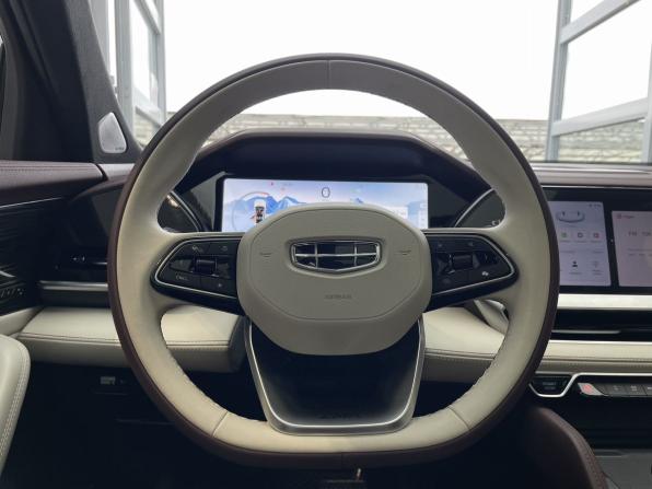 Geely Monjaro I с пробегом 2023 года, цена 3 099 000 рублей, 53000 км, внедорожник, Автокод Объявления