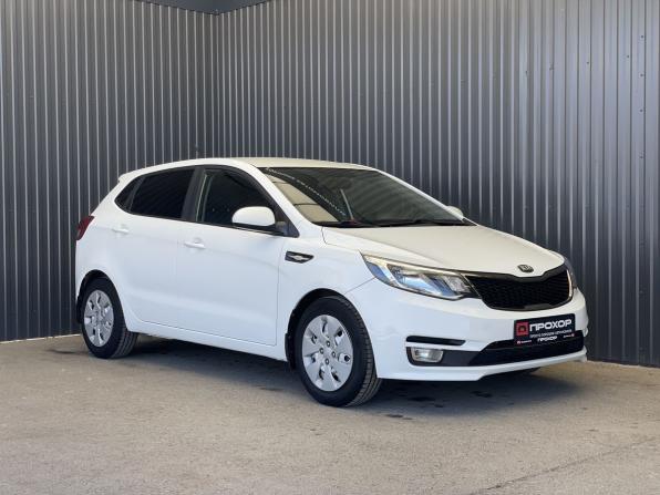 Kia Rio III Рестайлинг с пробегом 2017 года, цена 1 077 000 рублей, 126661 км, хэтчбек, Автокод Объявления