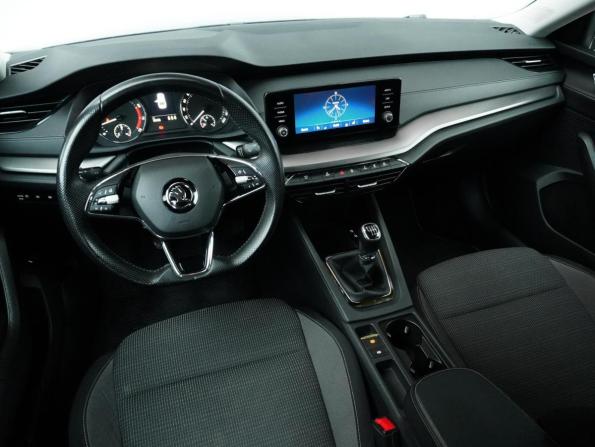 Skoda Octavia IV (A8) с пробегом 2021 года, цена 2 099 000 рублей, 76129 км, лифтбек, Автокод Объявления
