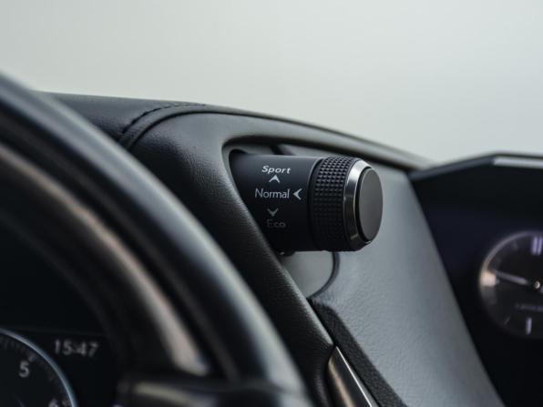 Lexus ES VII с пробегом 2018 года, цена 3 959 000 рублей, 122500 км, седан, Автокод Объявления
