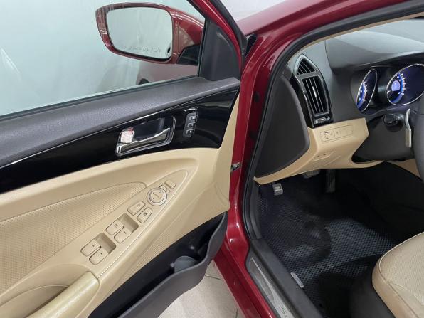 Hyundai Sonata VI (YF) с пробегом 2010 года, цена 1 395 000 рублей, 179658 км, седан, Автокод Объявления