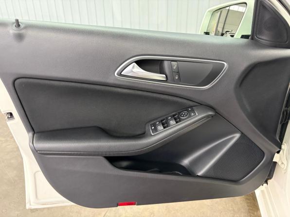 Mercedes-Benz A-Класс III (W176) с пробегом 2015 года, цена 1 427 000 рублей, 122693 км, хэтчбек, Автокод Объявления