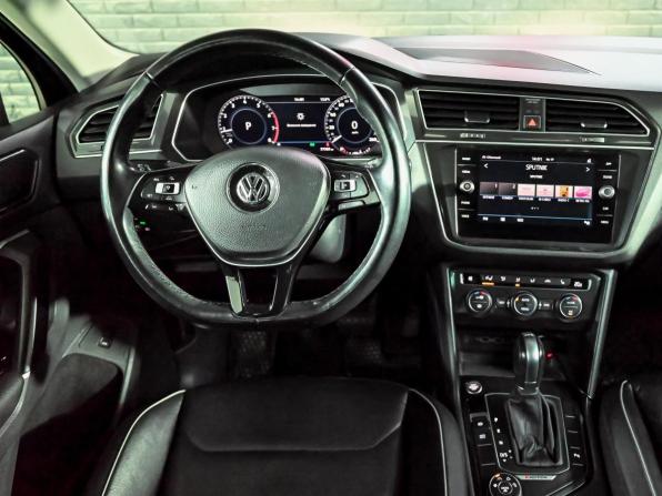 Volkswagen Tiguan II с пробегом 2018 года, цена 2 605 000 рублей, 77706 км, внедорожник, Автокод Объявления