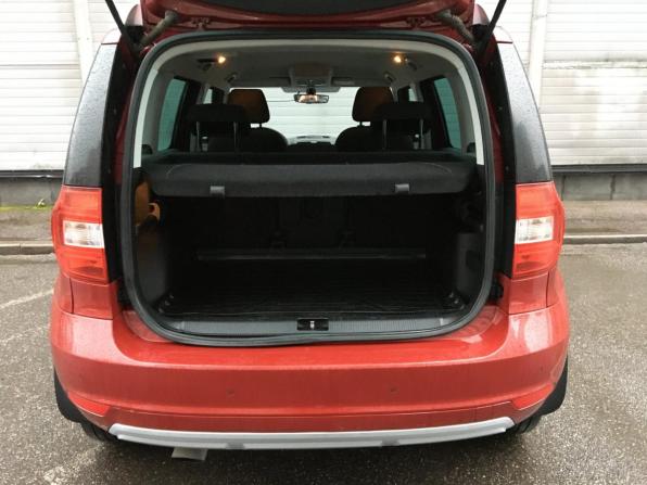 Skoda Yeti I Рестайлинг с пробегом 2017 года, цена 1 489 000 рублей, 61021 км, внедорожник, Автокод Объявления