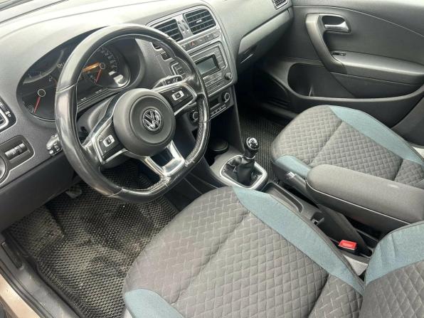 Volkswagen Polo VI с пробегом 2020 года, цена 1 375 000 рублей, 128068 км, лифтбек, Автокод Объявления