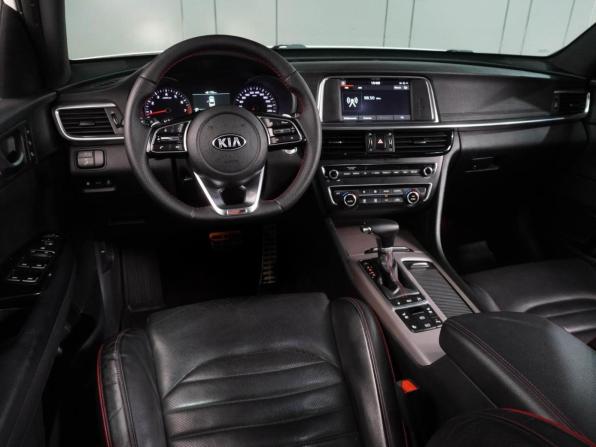 Kia Optima IV Рестайлинг с пробегом 2018 года, цена 1 550 000 рублей, 242272 км, седан, Автокод Объявления