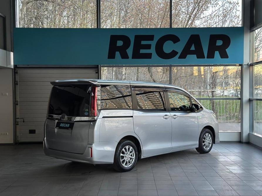 Toyota Noah III (R80) Санкт-Петербург  - изображение 5