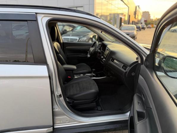 Mitsubishi Outlander III Рестайлинг 3 с пробегом 2022 года, цена 2 850 000 рублей, 98173 км, внедорожник, Автокод Объявления