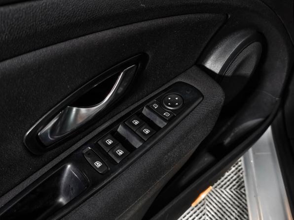 Renault Fluence I с пробегом 2011 года, цена 370 000 рублей, 305000 км, седан, Автокод Объявления