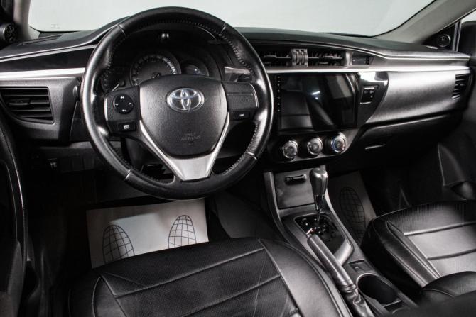 Toyota Corolla XI (E160 E170 E180) с пробегом 2015 года, цена 1 899 000 рублей, 199000 км, седан, Автокод Объявления