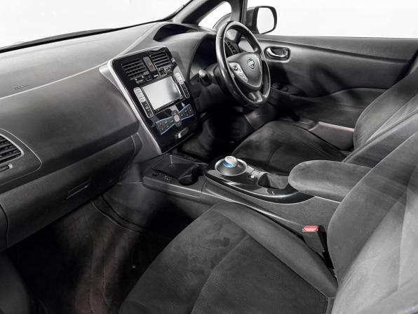 Nissan Leaf I (ZE0/AZE0) с пробегом 2015 года, цена 645 000 рублей, 160000 км, хэтчбек, Автокод Объявления