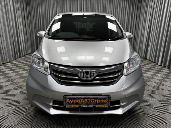 Honda Freed I Рестайлинг с пробегом 2013 года, цена 1 200 000 рублей, 114787 км, компактвэн, Автокод Объявления