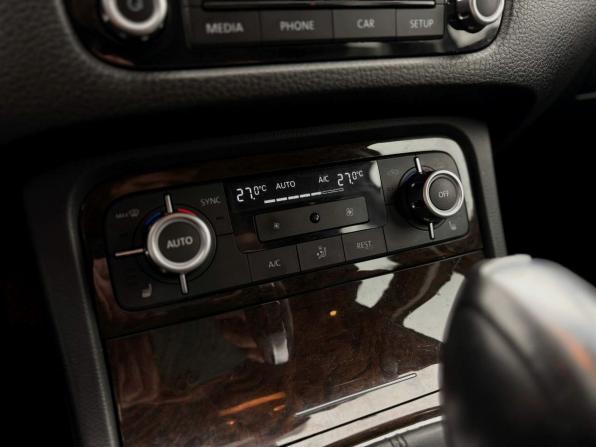 Volkswagen Touareg II с пробегом 2013 года, цена 2 189 900 рублей, 152693 км, внедорожник, Автокод Объявления
