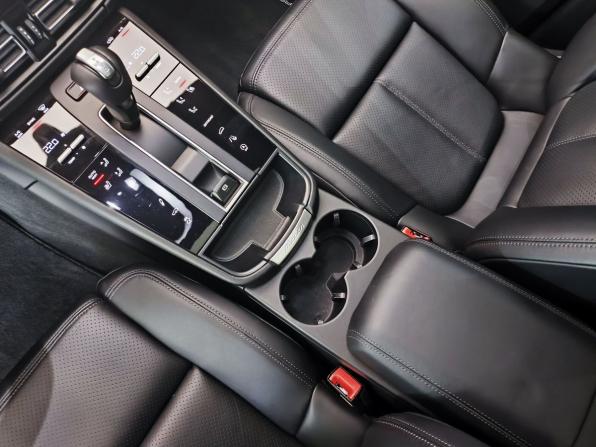 Porsche Macan I Рестайлинг 2 с пробегом 2024 года, цена 8 890 000 рублей, 30318 км, внедорожник, Автокод Объявления