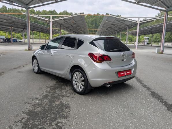 Opel Astra J с пробегом 2010 года, цена 799 900 рублей, 236000 км, хэтчбек, Автокод Объявления
