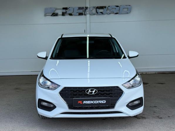 Hyundai Solaris II с пробегом 2017 года, цена 1 215 000 рублей, 140000 км, седан, Автокод Объявления