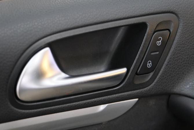 Volkswagen Tiguan I Рестайлинг с пробегом 2015 года, цена 1 849 000 рублей, 170305 км, внедорожник, Автокод Объявления
