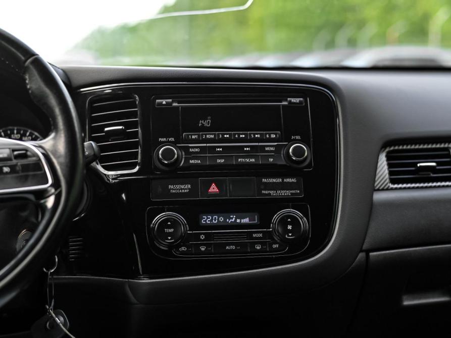 Mitsubishi Outlander III Рестайлинг Санкт-Петербург  - изображение 7
