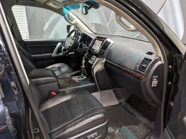 Toyota Land Cruiser 200 Series Рестайлинг 1 с пробегом 2012 года, цена 3 190 000 рублей, 391615 км, внедорожник, Автокод Объявления