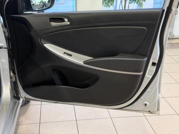 Hyundai Solaris I Рестайлинг с пробегом 2015 года, цена 860 000 рублей, 171594 км, седан, Автокод Объявления