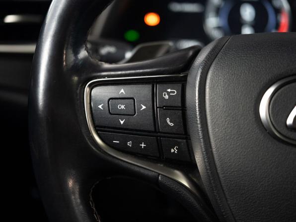 Lexus ES VII с пробегом 2020 года, цена 3 775 000 рублей, 97598 км, седан, Автокод Объявления