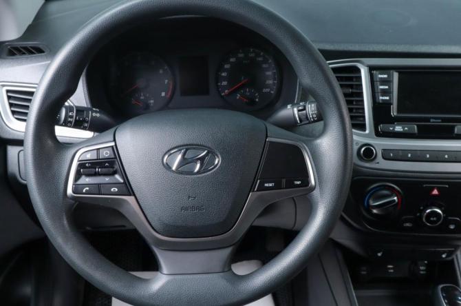 Hyundai Solaris II Рестайлинг с пробегом 2022 года, цена 1 699 000 рублей, 25208 км, седан, Автокод Объявления