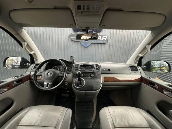 Volkswagen Multivan T5 Рестайлинг с пробегом 2011 года, цена 1 999 000 рублей, 293500 км, минивэн, Автокод Объявления