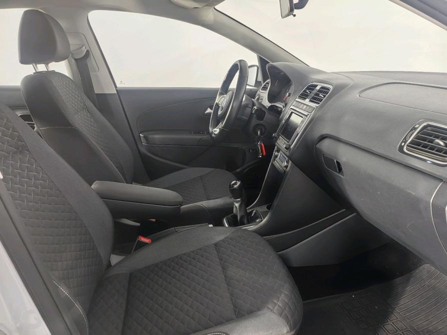 Volkswagen Polo V Рестайлинг Санкт-Петербург  - изображение 15