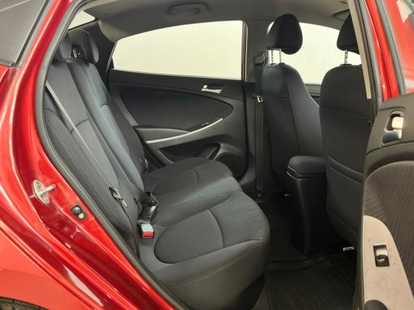 Hyundai Solaris I Рестайлинг с пробегом 2014 года, цена 1 000 000 рублей, 133304 км, седан, Автокод Объявления
