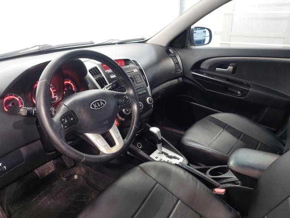 Kia Ceed II с пробегом 2012 года, цена 840 000 рублей, 246123 км, хэтчбек, Автокод Объявления