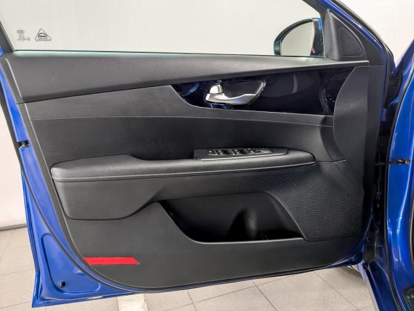 Kia Cerato IV с пробегом 2021 года, цена 1 990 000 рублей, 77802 км, седан, Автокод Объявления