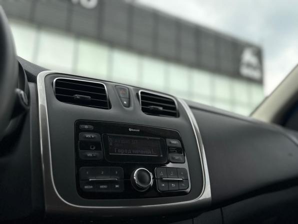 Renault Sandero II Рестайлинг с пробегом 2019 года, цена 1 170 000 рублей, 16328 км, хэтчбек, Автокод Объявления
