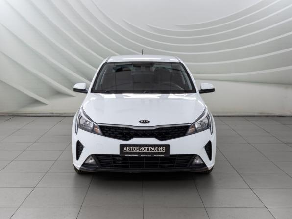 Kia Rio IV Рестайлинг с пробегом 2021 года, цена 1 638 000 рублей, 82310 км, седан, Автокод Объявления