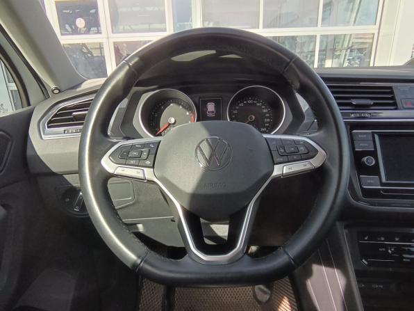 Volkswagen Tiguan II Рестайлинг с пробегом 2021 года, цена 2 680 000 рублей, 28000 км, внедорожник, Автокод Объявления