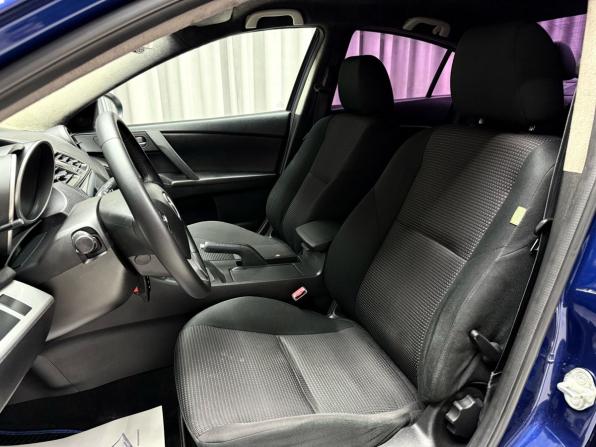 Mazda 3 II (BL) Рестайлинг с пробегом 2012 года, цена 899 000 рублей, 215000 км, седан, Автокод Объявления